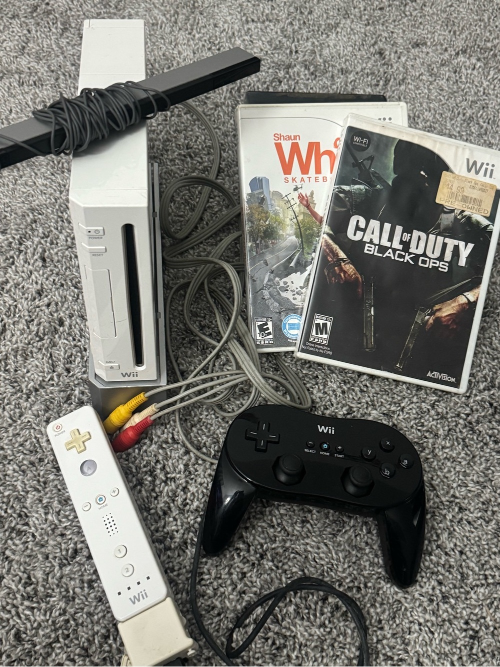 Nintendo White Wii Console Bundle with Black Pro Controller